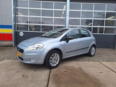 Grijs Gebruikt 2006 Fiat Grande Punto Emotion Hatchback | € 1.495 (Eerlijke prijs)