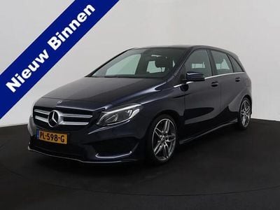 Blauw (metallic) Gebruikt 2017 Mercedes B180 Business MPV | € 16.950 (Eerlijke prijs)