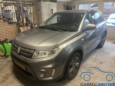 Grijs Gebruikt 2016 Suzuki Vitara Exclusive SUV | € 14.650 (Goede deal)