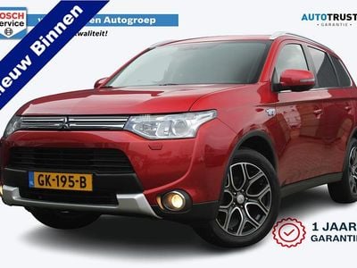 Rood Gebruikt 2015 Mitsubishi Outlander P-HEV Edition SUV | € 13.495 (Eerlijke prijs)