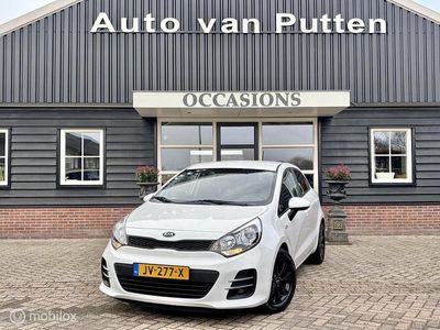Wit Gebruikt 2016 Kia Rio Hatchback | € 8.295 (Eerlijke prijs)