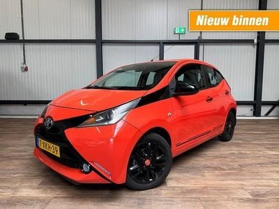 Oranje Occasion 2014 Toyota Aygo X-cite Hatchback | € 4.990 (Eerlijke prijs)
