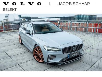 Grijs, metallic lak Occasion 2025 Volvo V60 Plus Stationwagen | € 66.850