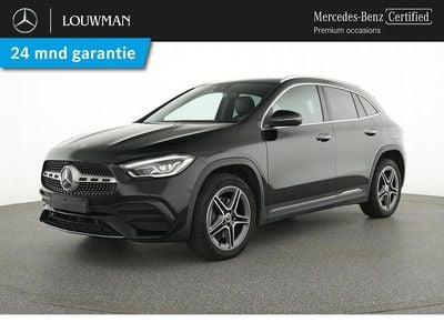 Donker 191 kosmoszwart metallic Gebruikt 2022 Mercedes GLA250 AMG SUV | € 39.945 (Iets duurder)