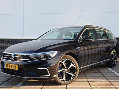 Zwart Gebruikt 2023 VW Passat GTE Stationwagen | € 30.885 (Goede deal)