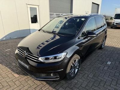 Mpv Gebruikt 2022 VW Touran Highline MPV | € 31.950 (Eerlijke prijs)
