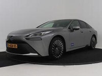 Grijs metallic Gebruikt 2023 Toyota Mirai Sedan | € 29.995
