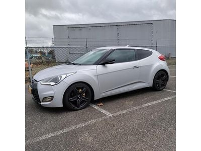 Wit (metallic) Gebruikt 2012 Hyundai Veloster Sport Coupé | € 3.900 (Eerlijke prijs)