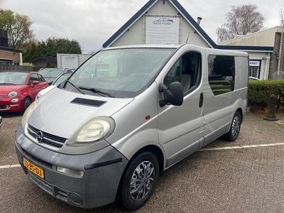 Zilver (metallic) Gebruikt 2005 Opel Vivaro MPV | € 3.999 (Duur)