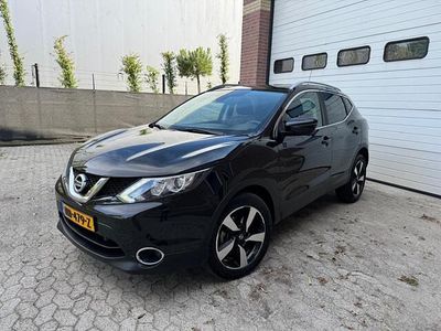 Zwart, metallic lak Gebruikt 2015 Nissan Qashqai SUV | € 13.995 (Eerlijke prijs)