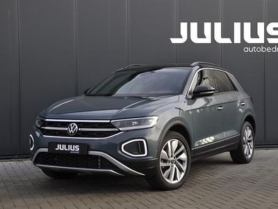 Blauw Gebruikt 2024 VW T-Roc Life SUV | € 32.900 (Eerlijke prijs)