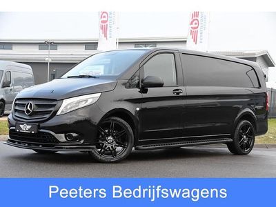 Zwart (metallic) Occasion 2022 Mercedes Vito Edition Van | € 31.950 (Goede deal)