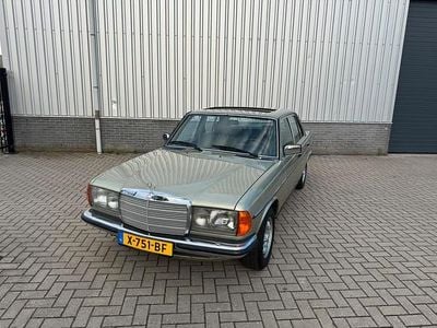 Occasion 1979 Mercedes E280 | € 13.999