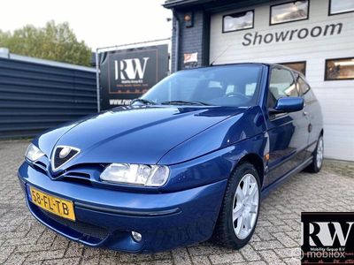 Blauw Gebruikt 2000 Alfa Romeo 145 Hatchback | € 1.495