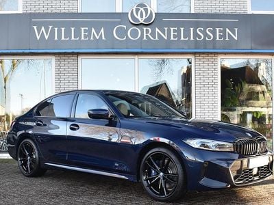 Blauw (metallic) Occasion 2024 BMW 320e M Sport Sedan | € 41.750 (Goede deal)