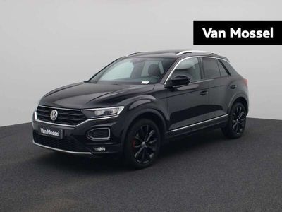 tweedehands VW T-Roc 1.5 TSI Sport Automaat Panorama dak Navigatie Climate control Schuifdak Parkeer sensoren LMV LED Camera Stoel verwarming Apple carplay