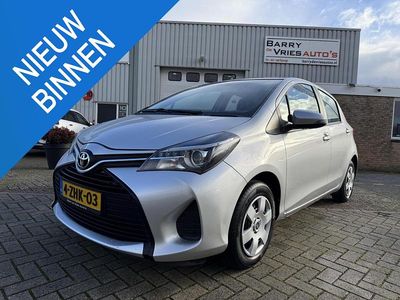 Grijs Gebruikt 2015 Toyota Yaris Hatchback | € 9.950 (Eerlijke prijs)