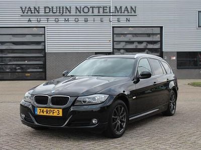 Zwart Gebruikt 2011 BMW 318 Luxury Line Stationwagen | € 12.950