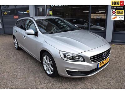 Grijs Occasion 2017 Volvo V60 Kinetic Stationwagen | € 16.950 (Eerlijke prijs)