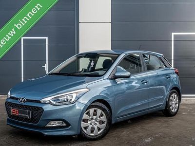 Blauw Occasion 2015 Hyundai i20 Hatchback | € 7.950 (Eerlijke prijs)