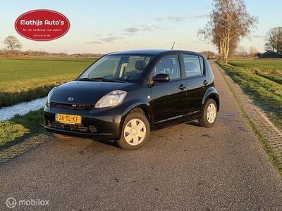 Zwart Gebruikt 2006 Daihatsu Sirion Hatchback | € 3.950 (Duur)