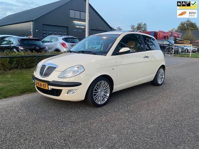 Wit Occasion 2003 Lancia Ypsilon Hatchback | € 1.999