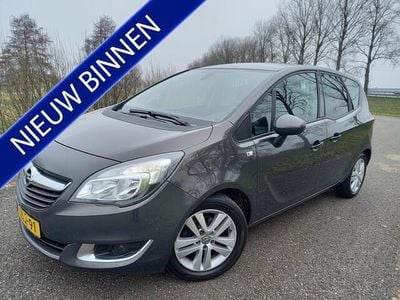 Grijs Occasion 2015 Opel Meriva Design Edition MPV | € 7.750 (Eerlijke prijs)