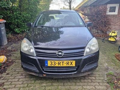 Zwart Gebruikt 2005 Opel Astra Enjoy Hatchback | € 1.000 (Goede deal)