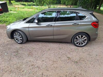 BMW 225