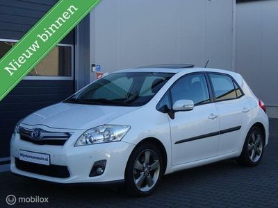 tweedehands Toyota Auris 1.8 Full Hybrid Exe, Leder, Camera, Schuifdak