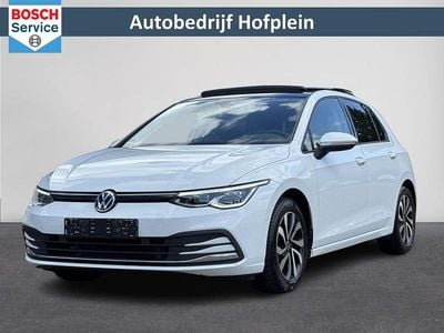 Wit Gebruikt 2022 VW Golf VIII Active Hatchback | € 27.900 (Eerlijke prijs)
