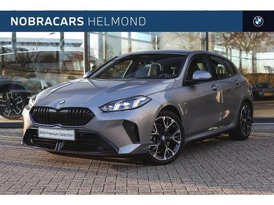 Grijs Occasion 2024 BMW 120 Comfort Edition Hatchback | € 34.950 (Eerlijke prijs)