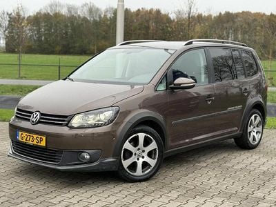Bruin (metallic) Occasion 2011 VW Touran Cross MPV | € 8.250 (Eerlijke prijs)