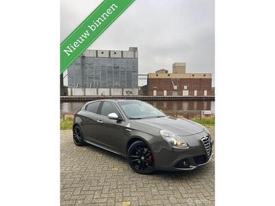 Grijs Gebruikt 2011 Alfa Romeo Giulietta Quadrifoglio Verde Hatchback | € 13.500 (Iets duurder)