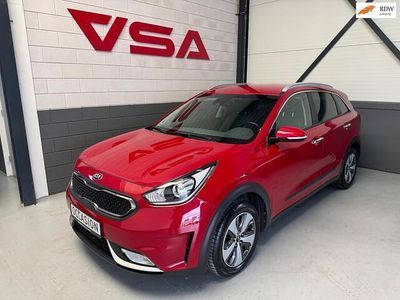 Rood Gebruikt 2017 Kia Niro Comfort SUV | € 15.890 (Eerlijke prijs)