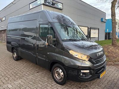 Grijs (metallic) Occasion 2018 Iveco Daily | € 11.900