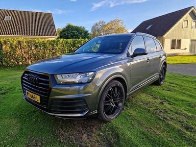 Grijs (metallic) Gebruikt 2016 Audi Q7 S-Line SUV | € 29.500 (Duur)