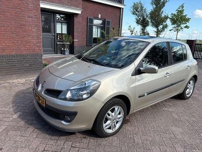 Brons Gebruikt 2007 Renault Clio II Exception Hatchback | € 3.250 (Eerlijke prijs)