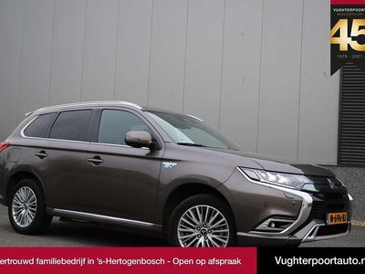 Bruin (metallic) Gebruikt 2021 Mitsubishi Outlander P-HEV Instyle SUV | € 26.949 (Duur)