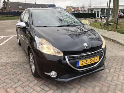 Gebruikt 2015 Peugeot 208 Allure Hatchback | € 2.950 (Goede deal)