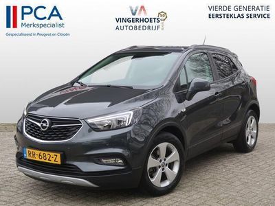 tweedehands Opel Mokka X 1.4 Turbo 140 Pk 4 Cilinder * + Edition * 1.200 kg Trekgewicht * * Navigatie * LM Velgen * Roofrails * Parkeersensoren Voor en Achter * Airco * Cruise Control * DAB+ Radio *