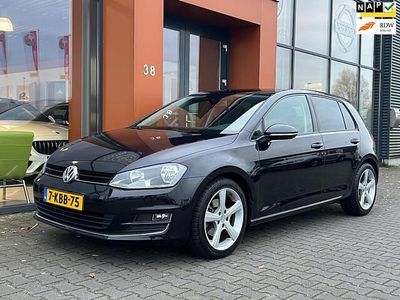 Zwart Gebruikt 2013 VW Golf VII Highline Hatchback | € 9.890 (Eerlijke prijs)
