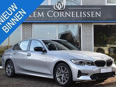 Grijs Occasion 2019 BMW 330 Executive Sedan | € 25.950 (Goede deal)