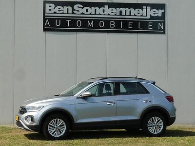 Grijs Gebruikt 2023 VW T-Roc Life SUV | € 23.850 (Goede deal)