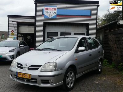 Nissan Almera Tino