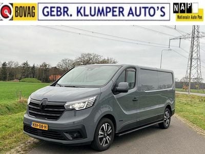 Grijs Gebruikt 2023 Renault Trafic Black Edition MPV | € 22.990