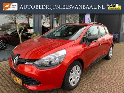 Occasion Renault Clio GrandTour Authentique 90 PK (66 kW) 2015 Rood, metallic lak Stationwagen