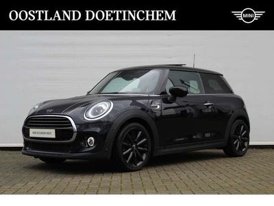 tweedehands Mini Cooper 60 Years Chili Automaat / Panoramadak / Achteruitrijcamera / LED / Park Assistant / Comfort Access / Harman-Kardon / Comfortstoelen