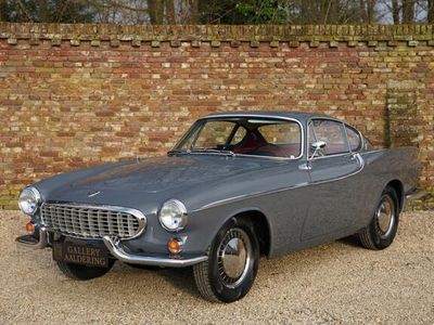 tweedehands Volvo P1800 Coupé Restored condition, Built by Jensen UK, Sophisticated color combination, Dark gray with red leather
