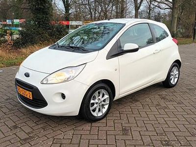 Wit (metallic) Gebruikt 2011 Ford Ka Cool & Sound Edition Hatchback | € 2.499 (Eerlijke prijs)